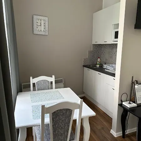 Apartment 5